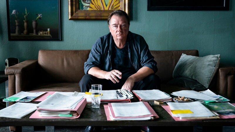 Dr. Schlesinger (Peter Kurth) – Bild: Stephan Rabold