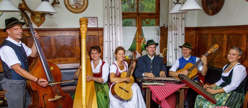 Kirchleitn Soatnmusi. – Bild: ORF/​Anton Wieser