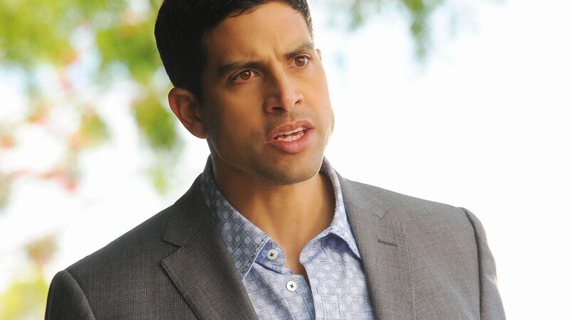 Eric (Adam Rodriguez) fühlt sich von Calleigh bespitzelt und wirft ihr mangelndes Vertrauen vor. – Bild: SUPER RTL