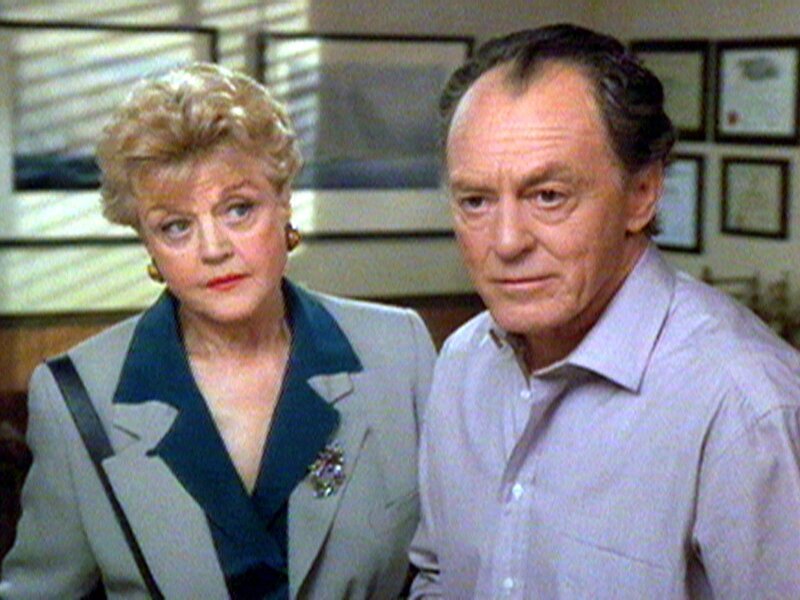 Davids (Peter Donat) Manager ist getötet worden. Nun versucht er, gemeinsam mit Jessica (Angela Lansbury) den Fall aufzuklären. – Bild: Sat.1 Gold