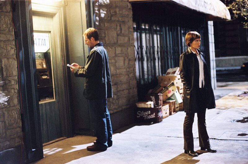 L-R: Captain Jonathan Archer (Scott Bakula) und Sub-Commander T’Pol (Jolene Blalock). – Bild: CBS Studios Inc. /​ SYFY