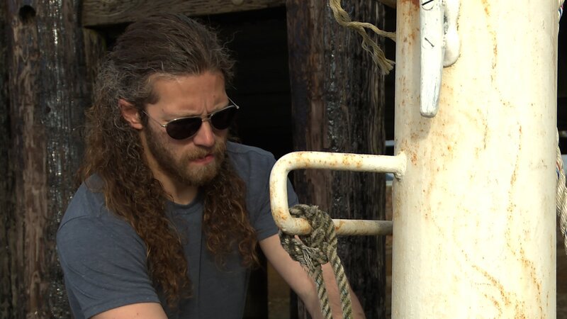 Bam Brown working on the Integrity. – Bild: Discovery Communications