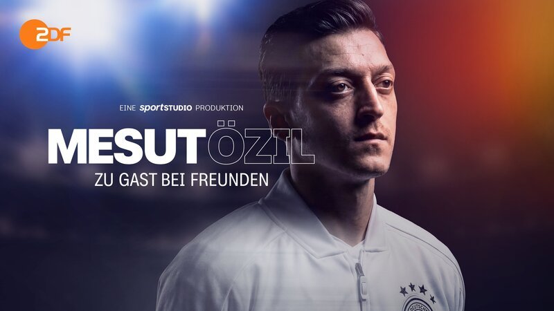 Mesut Özil – zu Gast bei Freunden – Bild: ZDF und picture alliance/​Markus Gilliar