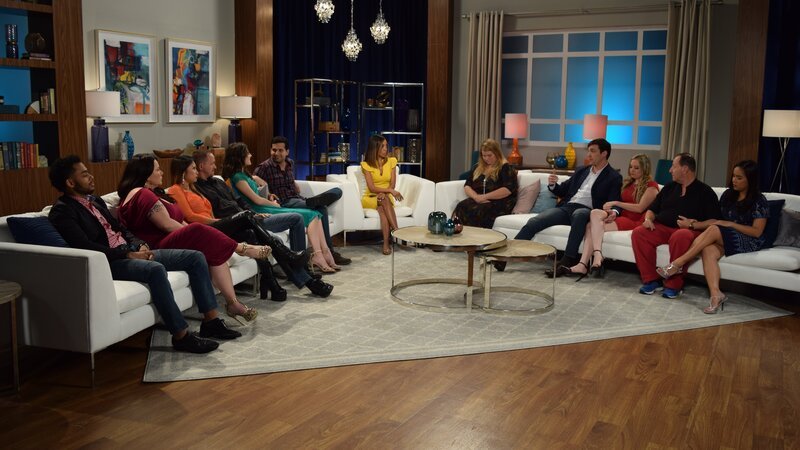 Luis, Molly, Aika, Josh, Evelyn, David, Shaun, Nicole, Elizabeth, David T. and Annie listen to Andrei speak. – Bild: Discovery Communications