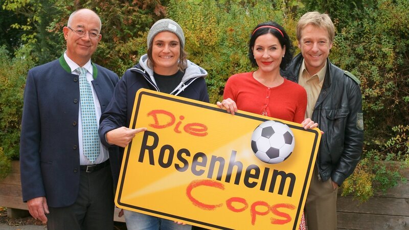 Gert Achtziger (Alexander Duda, l.), Tina Rösner (Nadine Angerer, 2.v.l.), Miriam Stockl (Marisa Burger, 2.v.r.) und Michael Mohr (Max Müller, r.). – Bild: ZDF und Christian A. Rieger – klick