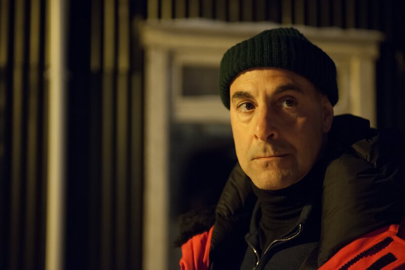 DCI Morton (Stanley Tucci) – Bild: Distributed by Sky Vision. A Tiger Aspect Production/​Fifty Fathoms Production