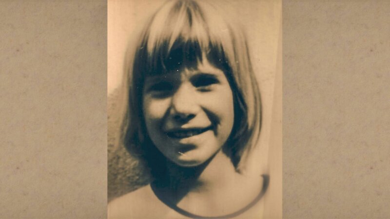 Im September 1981 radelt die zehnjährige Ursula Herrmann nach Hause. Sie wird Opfer einer kaltblütigen Entführung. – Bild: ZDF und Sky Deutschland Fernsehen GmbH & Co. KG | OneGate Media GmbH