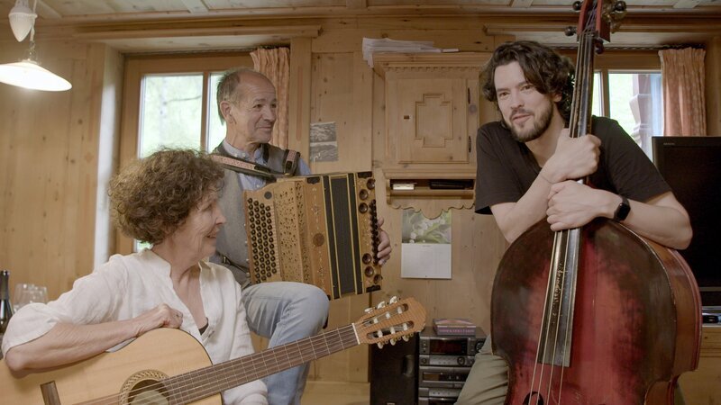 Hausmusik im Hause Schuen. – Bild: ORF/pre tv / ZDF Hausmusik im Hause Schuen. – Bild: ORF/pre tv / ZDF