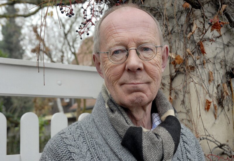 Dr. Matthias Lenz (Hans Peter Korff), der Vater von Christoph Lentz, der sich nichts sehnlicher wünscht, als Kontakt zu seinem Sohn zu bekommen. – Bild: BR/​ARD/​Christa Köfer