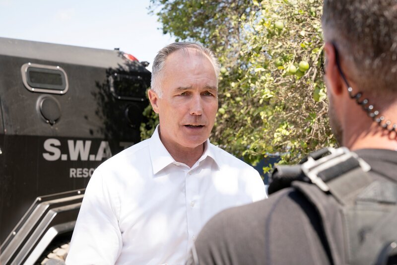 Robert Hicks (Patrick St. Esprit) – Bild: Bill Inoshita /​ Sony /​ CBS Broadcasting, Inc. All Rights Reserved