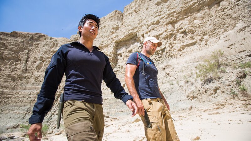 Ed Safford and Ken Rhee at Altyn Emel national park, Kazakhstan. – Bild: Discovery