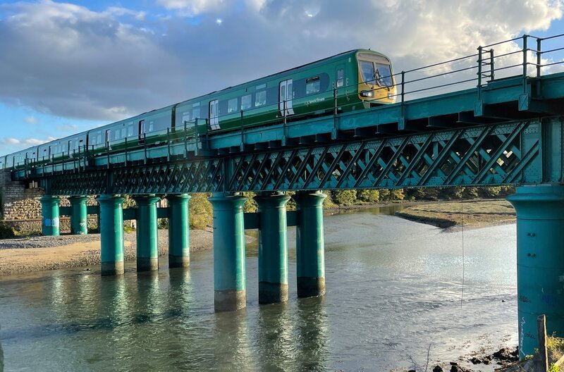 Eins der vielen Viadukte auf dem Weg nach Nordirland. – Bild: SWR