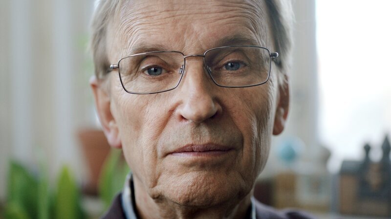 Sten (Johan Ulveson) misstraut Anita – Bild: Viaplay/​Ragna Jorming