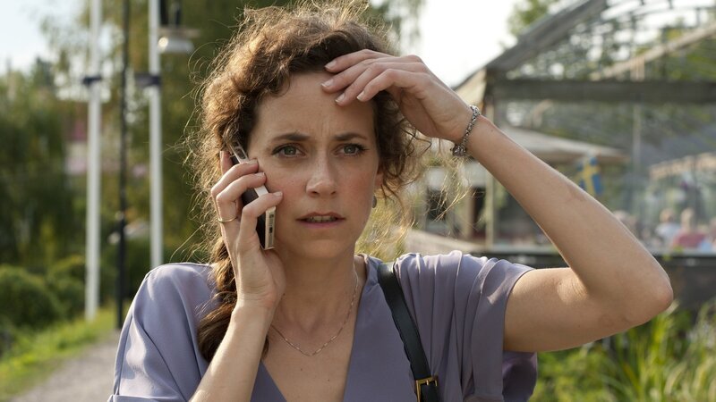 Sylvie (Anja Knauer) erstickt im Chaos. – Bild: ZDF und Britta Krehl