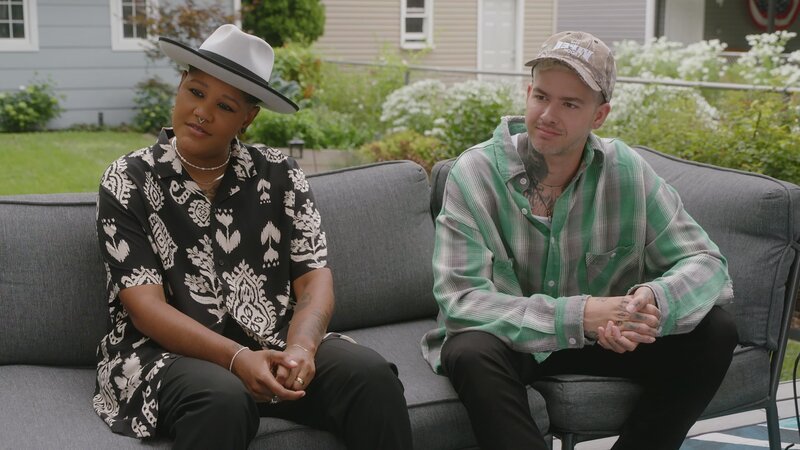 Rahne Jones, Travis Mills – Bild: Paramount