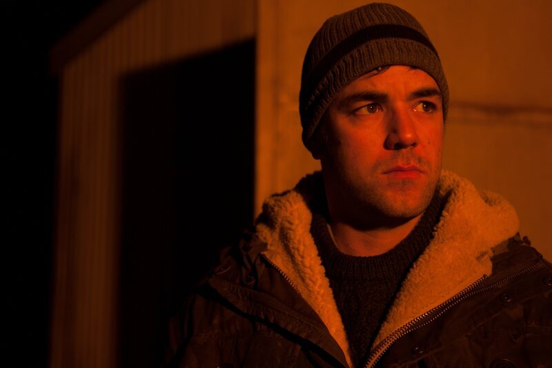 SerieSerienbilderEpisodenbildFarbeenglischFarbfilm – Bild: Distributed by Sky Vision /​ A Tiger Aspect Production /​ Fifty Fathoms Production