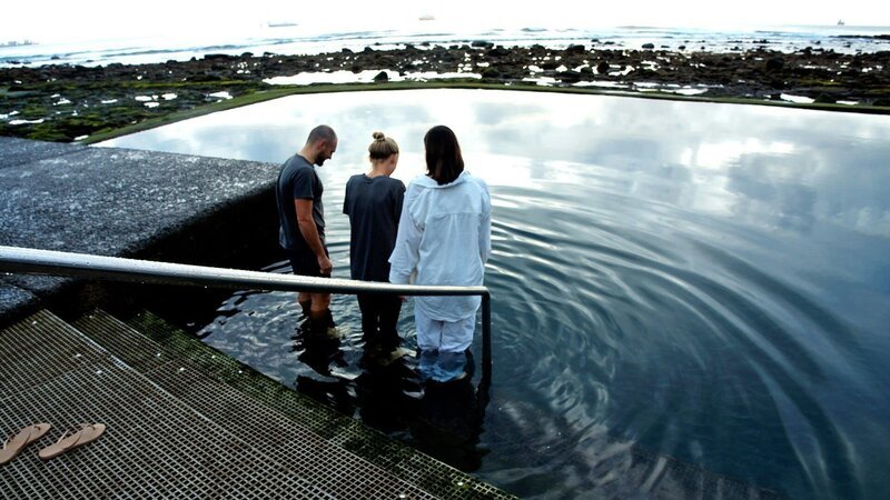 Juengerschaftzentrum Cambio auf Gran Canaria: Taufe im Meer – Bild: Bibel TV