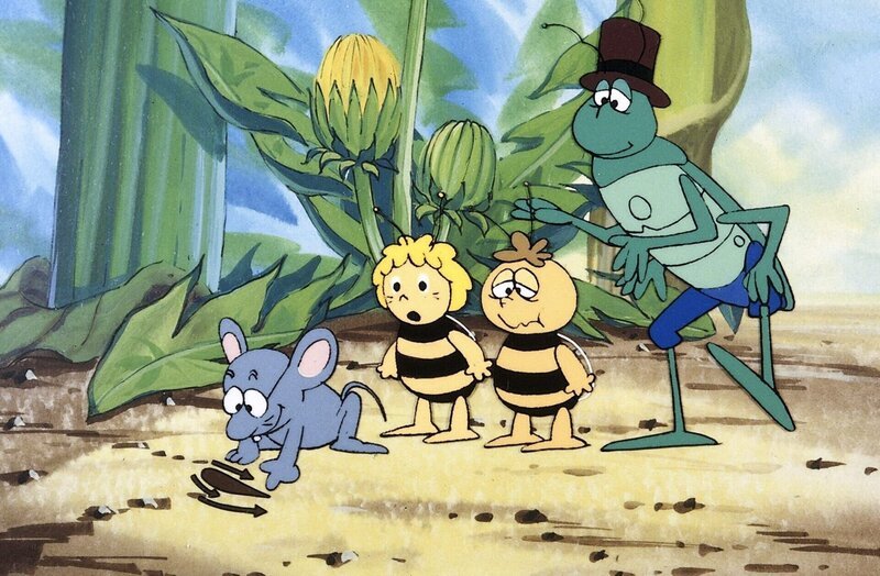 Alexander will Willi, Maja und Flip beweisen, dass er fliegen kann. – Bild: ORF/​ZDF/​Apollo-Film