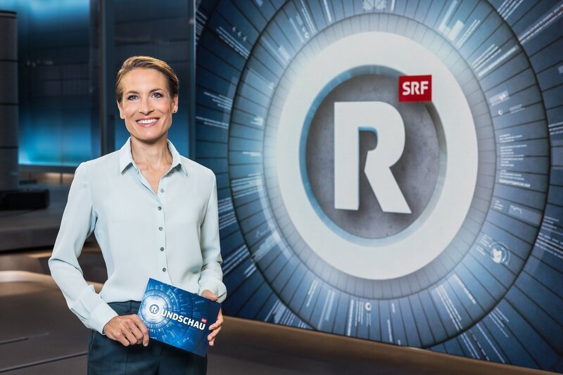 Franziska Ramser – Moderatorin Rundschau – Bild: SRF/​Gian Vaitl