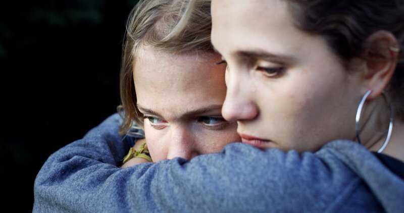 Justine Lacroix, Sarah Henochsberg – Bild: PLURIMEDIA (Mars Films /​ Dharamsala /​ Arte)