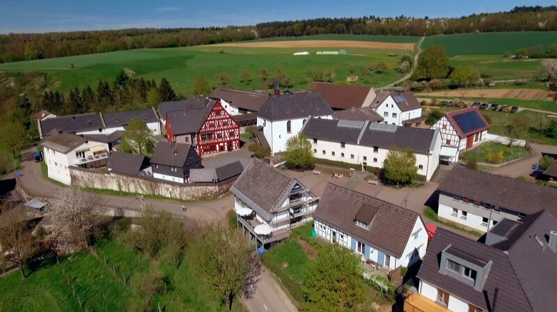 Blick auf Gnadenthal. – Bild: HR