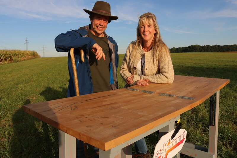 Tobi und die Schäferin Susanne Gans – Bild: BR/​megaherz/​Matthias Hagn