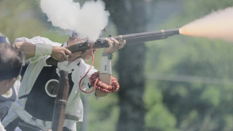 Die Arkebuse, eine frühe Form des Vorderladers, ist für Ausgang der Schlacht von Nagashino von entscheidender Bedeutung. – Bild: Pernel Media /​ ZDF
