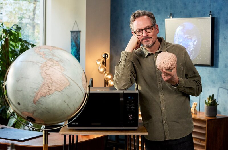 Wie intelligent ist Künstliche Intelligenz, wenn wir über Energieverbrauch sprechen? Der Hunger nach KI-Anwendungen steigt weltweit, vielerorts entstehen gigantische Rechenzentren. Doch was bedeutet das für den Klimaschutz? Wie sauber ist diese Technologie? Eins können wir verraten: KI und Klimaschutz, das geht nicht gut zusammen. Mehr dazu bei „Wissen vor acht“. – Bild: ARD/​Kai Schulz