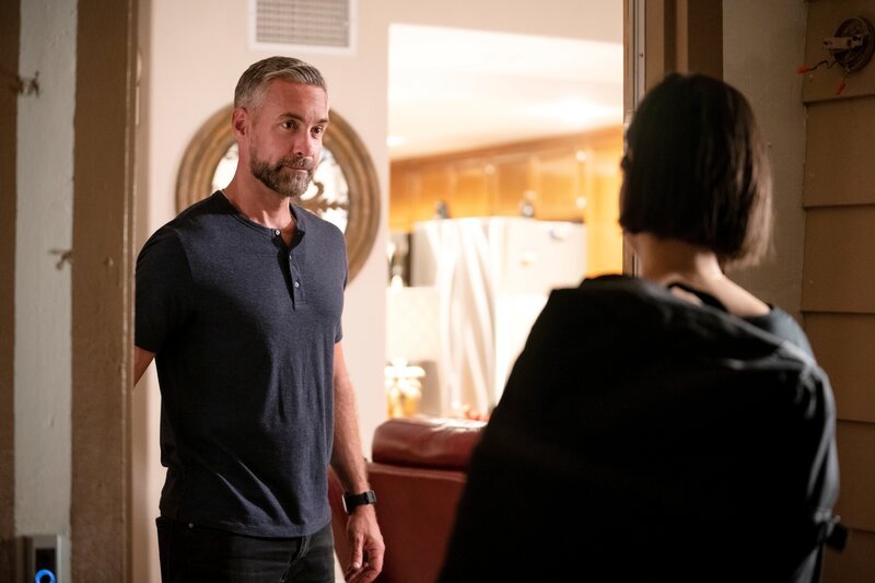David ‚Deacon‘ Kay (Jay Harrington) und Christina ‚Chris‘ Alonso (Lina Esco) – Bild: Erik Voake /​ Sony /​ CBS Broadcasting, Inc.