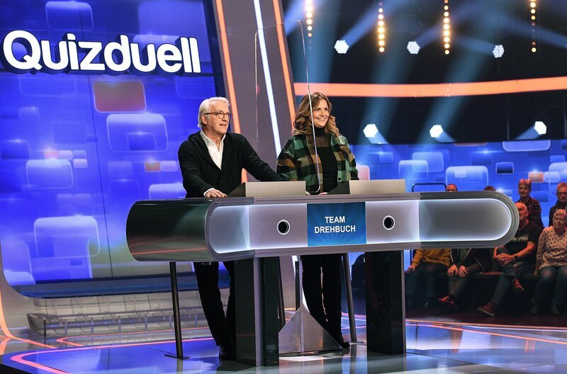 Die Kandidat:innen des Teams „Drehbuch“: Der Schauspieler Christoph M. Ohrt und die Schauspielerin Rebecca Immanuel. – Bild: ARD/​Uwe Ernst