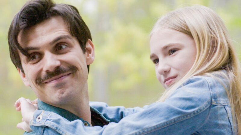 Midshot of Robert (actor Javan Nelson) and sister (actress Annee Agnello). – Bild: Red Marble Media /​ Discovery Communications, LLC