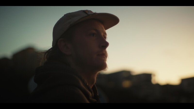 Latham – Bild: Made Up Stories