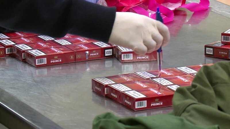 +++ – Bild: RTL /​ Schlangen im Postzentrum