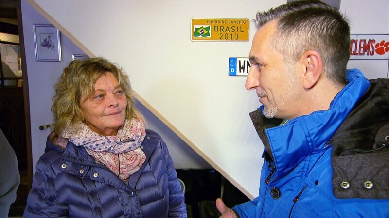 Gisela muss ihr Museum schließen. Findet Mauro Käufer? – Bild: RTL 2