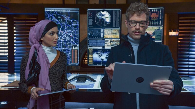 Medalion Rahimi (Special Agent Fatima Namazi), Barrett Foa (Eric Beale). – Bild: CBS Broadcasting, Inc.