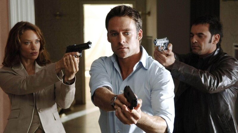 Hofmann (Marco Girnth, Mi.) konnte Thaler stellen, wird dabei jedoch von Tara (Annett Mohamed) und Winter (Vasilis Spiliopoulos) selbst überrascht … – Bild: Guido Engels