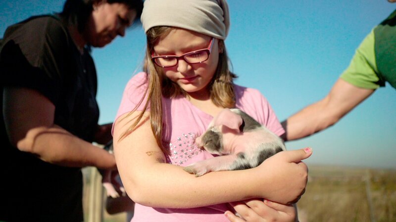 Markus Knösel auf dem Hofgut Rengoldshausen. – Bild: SWR