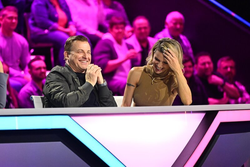 Martin Klempnow (l.); Michelle Hunziker (r.) – Bild: Joyn /​ Willi Weber