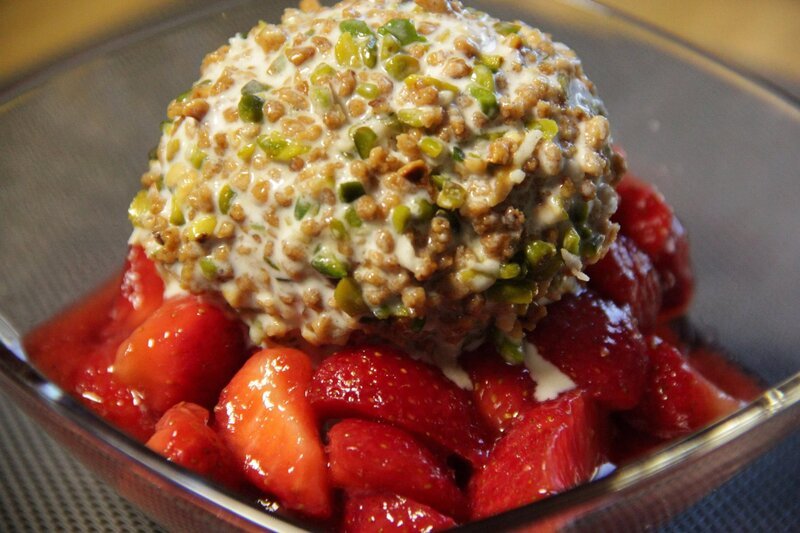 Das Auge isst mit – auch im „Wulle Stüble“: Schon beim Anrichten des Desserts à la Frank Rosin läuft Gourmets das Wasser im Munde zusammen … – Bild: Kabel Eins