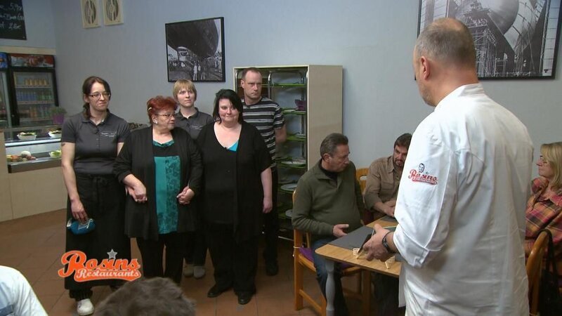 Das Team von „Academica“ hofft, dass Frank Rosin das Lokal noch rechtzeitig retten kann … – Bild: Kabel Eins