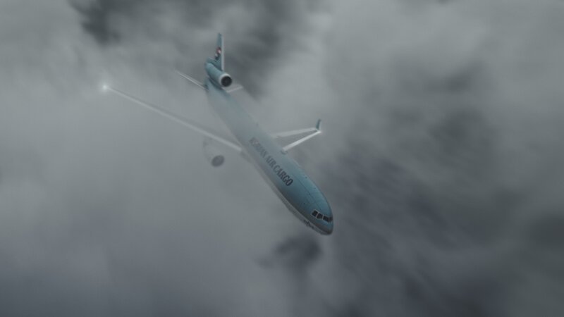 Nachdem der Korean-Airlines-Flug 6316 in einen unkontrollierbaren Sinkflug geraten war, stürzte er mit hoher Geschwindigkeit in ein Wohngebiet in der Nähe von Shanghai und verursachte dabei eine Aufprallkraft, die einem kleinen Erdbeben gleichkam. – Bild: Cineflix