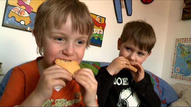 Warum heißt der Zwieback Zwieback? In der „Sendung mit der Maus“ gibt es die Antwort. – Bild: WDR/​Die Sendung mit dem Elefanten