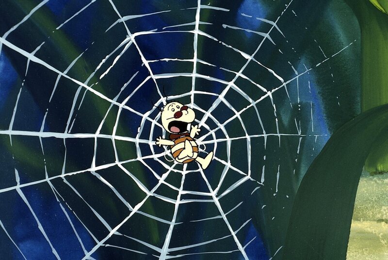 Barney hat sich in einem Spinnennetz verfangen. – Bild: ORF/​ZDF/​Apollo-Film