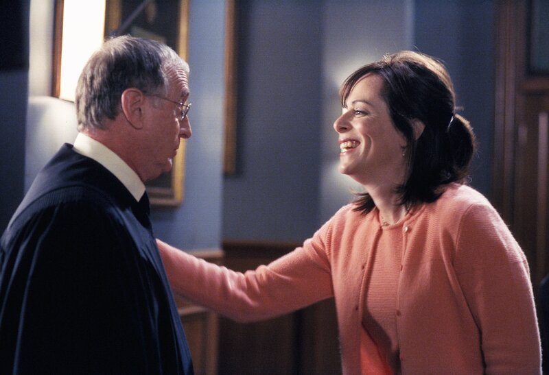 Jane Kaczmarek (Lois, re.). – Bild: ViacomCBS