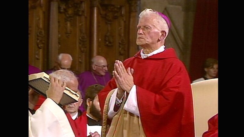 Hans Hermann Groer wird 1986 zum Bischof geweiht. – Bild: ORF