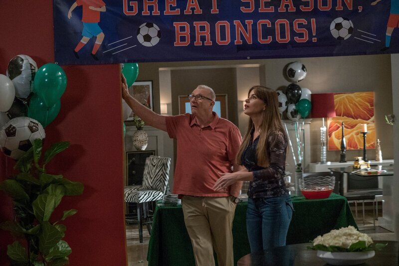 Jay Pritchett (Ed O’Neill) und Gloria Delgado-Pritchett (Sofía Vergara) – Bild: Comedy Central