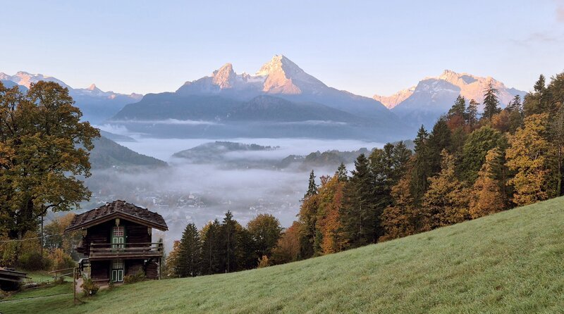 Sonnenaufgang am Watzmann. Weiteres Bildmaterial finden Sie unter www.br-foto.de. – Bild: BR/​Jürgen Eichinger