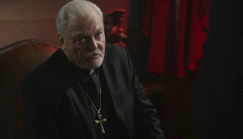 Stacy Keach als Cardinal. – Bild: CBS
