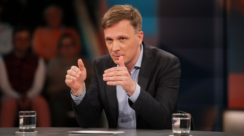 Zu Gast bei Louis Klamroth: Mirco Wolf Wiegert (Gründer und Geschäftsführer von Fritz-Kola). – Bild: WDR/​Dirk Borm