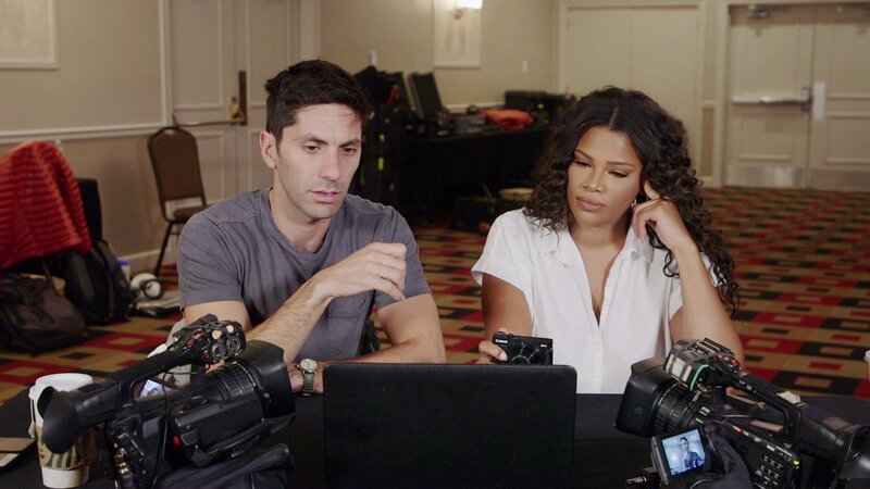 L-R: Nev, Kamie – Bild: Paramount